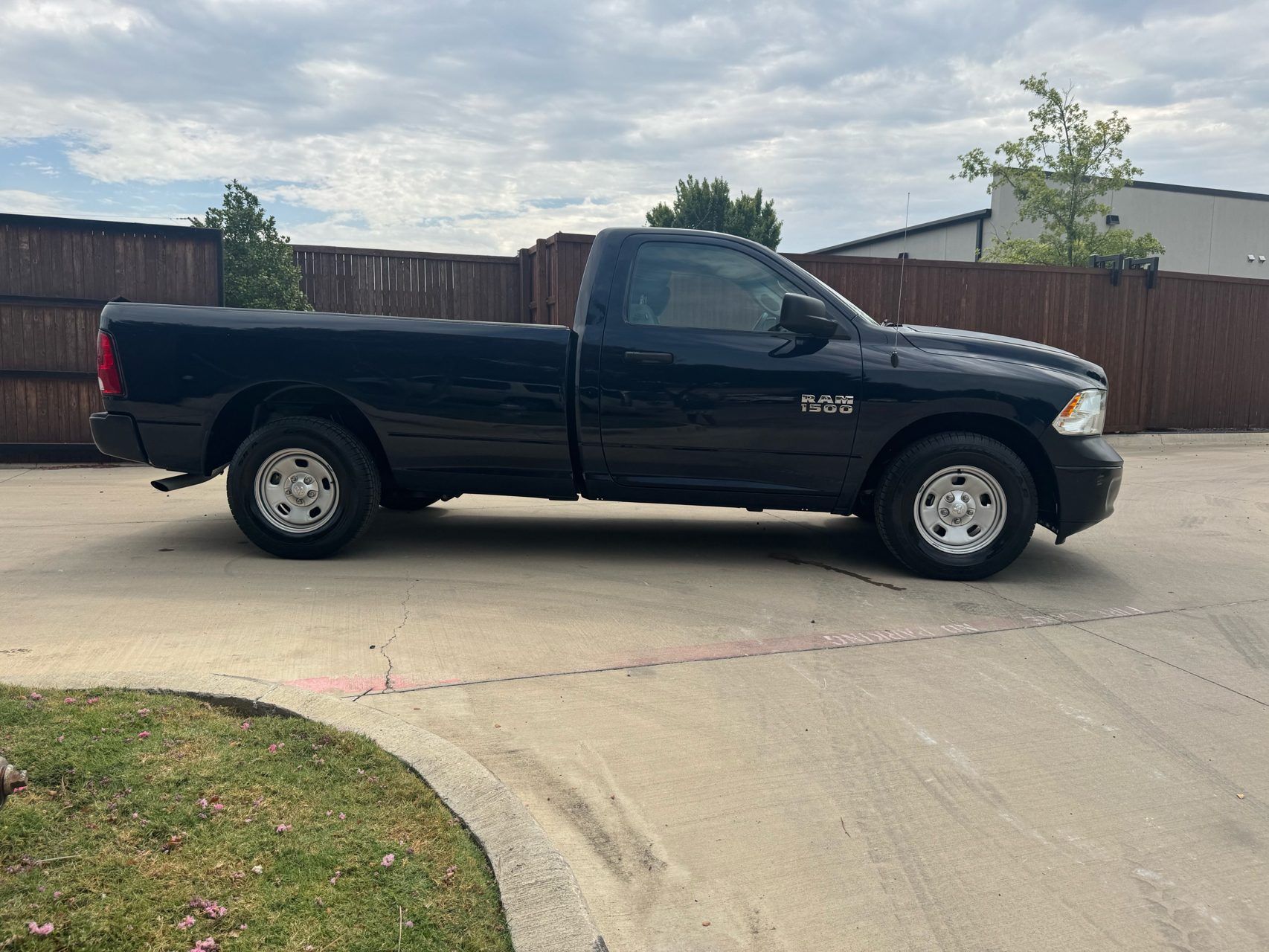 ram ram 1500 pickup 2018 3C6JR6DG1JG323580 image ram ram 1500 pickup 2018 3C6JR6DG1JG323580 image